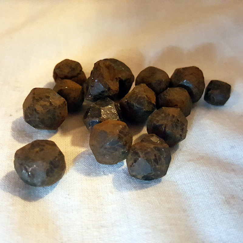 Raw - Small - Garnet